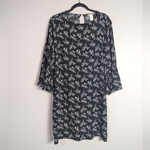14 NWT H&M Bell Sleeve Black Floral Print Shift Dress